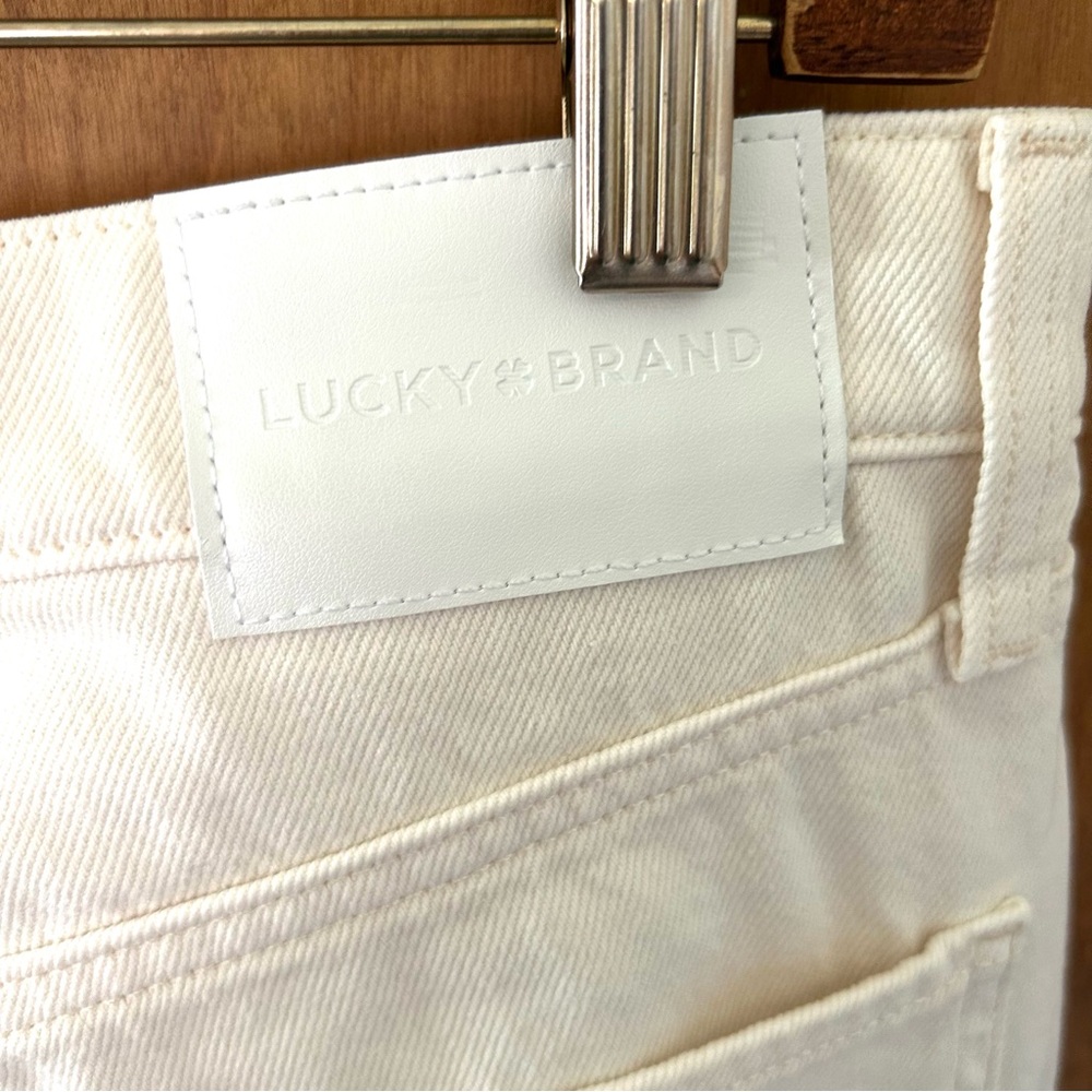 Lucky Brand Loose Hi-Rise Crop Jeans in Ecru. Size 8/29R. - Picture 6 of 13